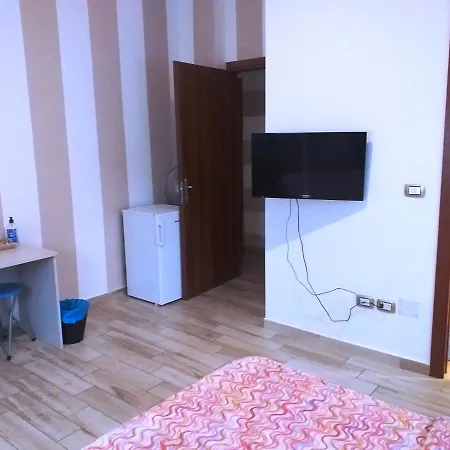 Edoardoapartments1 3*